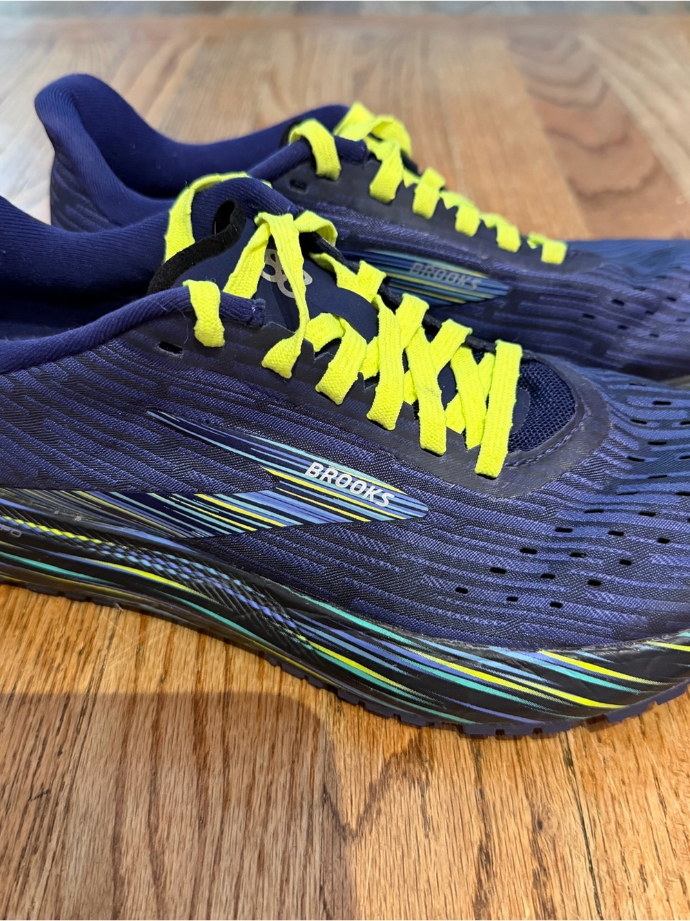 Brooks Men's Dark Blue Running Sneakers with Neon Yellow Laces